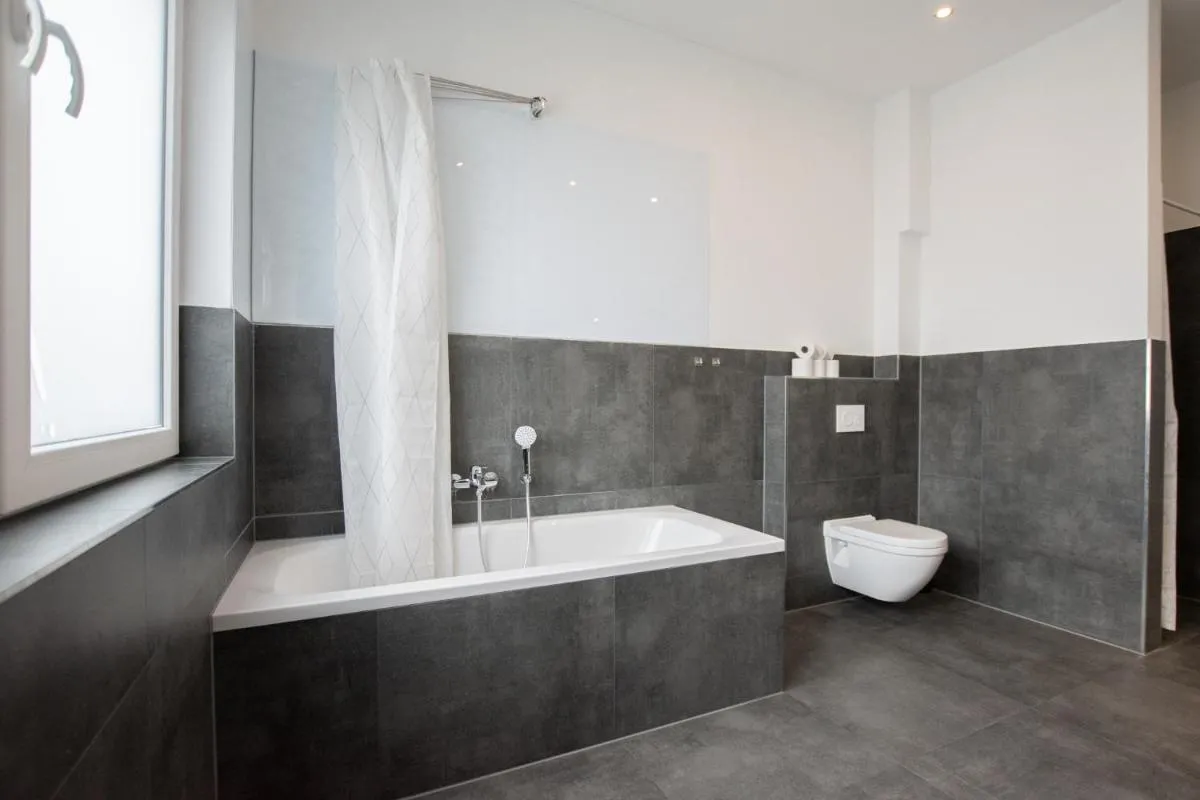 Image 6 of Tolstov Apartments – 250m2 Loft with 6 Rooms im Industriegebiet – 20 Min Messe DUS & Old Town DUS