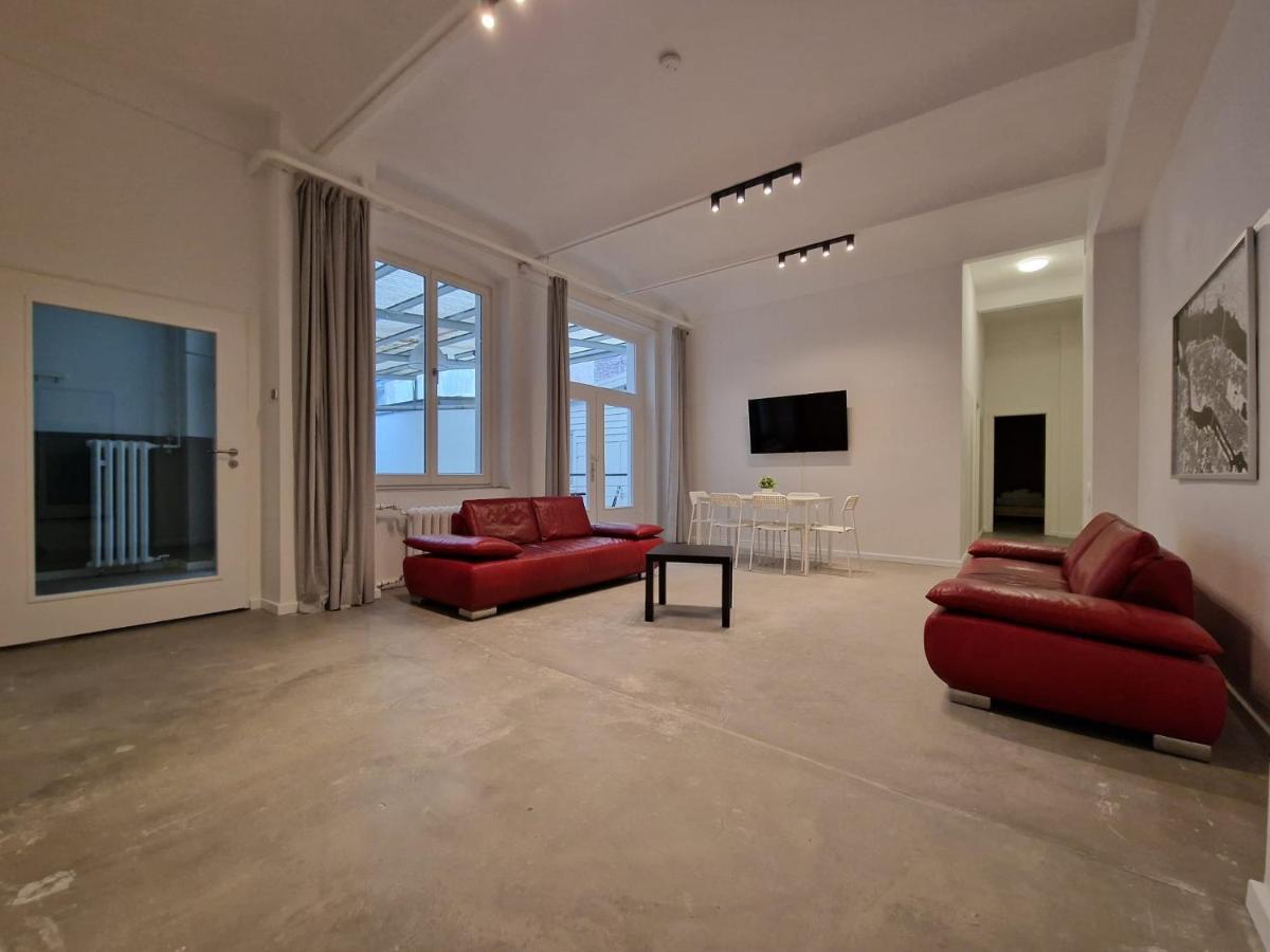 Image 4 of Tolstov Apartments – 300m2 Loft with 7 Rooms – 15 Min Messe DUS & Old Town DUS