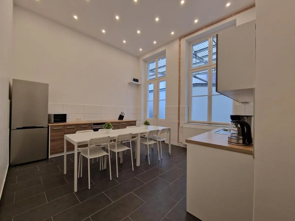 Image 3 of Tolstov Apartments – 300m2 Loft with 7 Rooms – 15 Min Messe DUS & Old Town DUS