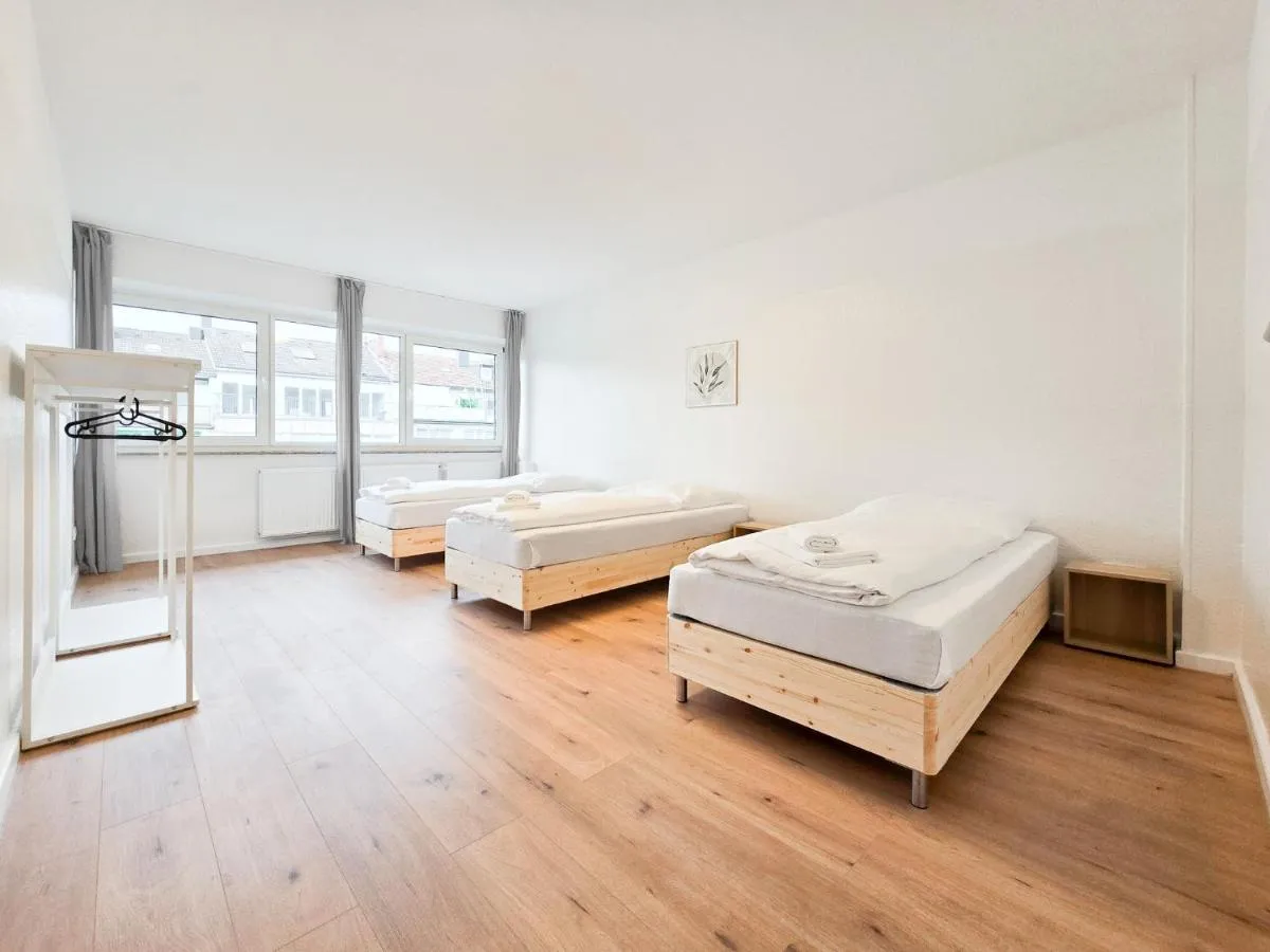 Image 5 of Tolstov Apartments – City Apartment with 5 Rooms – 15 Min Messe DUS & 10 Min Old Town DUS