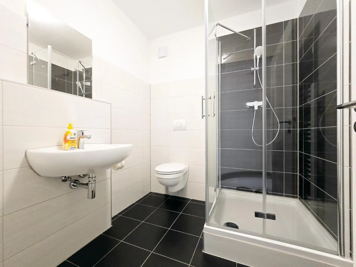 Image 6 of Tolstov Apartments – City Apartment with 5 Rooms – 15 Min Messe DUS & 10 Min Old Town DUS