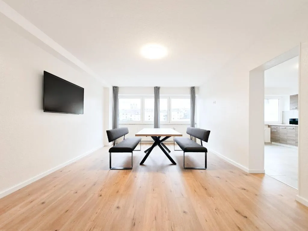 Image of Tolstov Apartments – City Apartment with 5 Rooms – 15 Min Messe DUS & 10 Min Old Town DUS