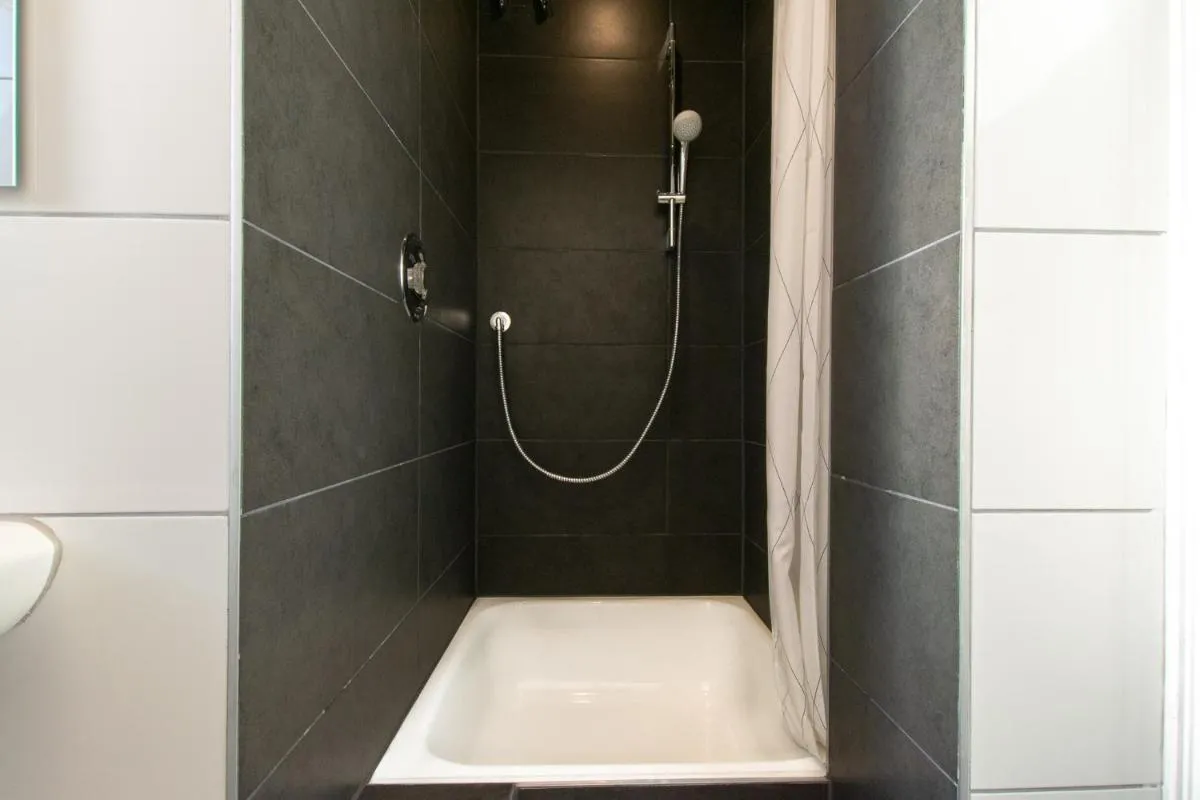 Image 2 of Tolstov Apartments – City Apartments with 2 , 3 and 6 Rooms – 15 Min to Messe DUS and Old Town DUS