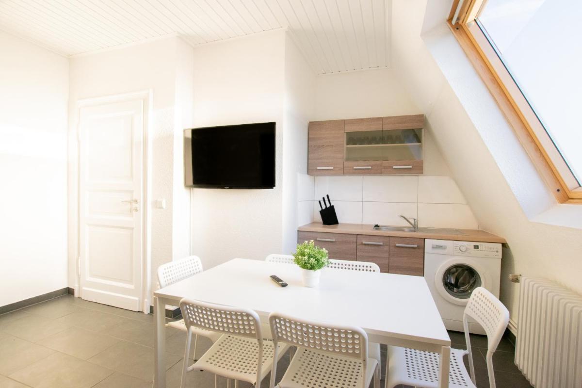 Image 4 of Tolstov Apartments – City Apartments with 2 , 3 and 6 Rooms – 15 Min to Messe DUS and Old Town DUS