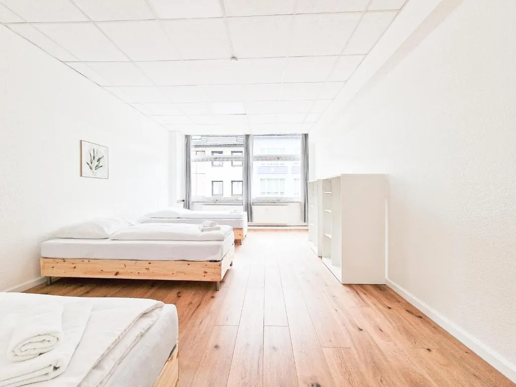 Image of Tolstov Apartments – City Center Apartment with 5 Rooms – 10 Min Messe DUS