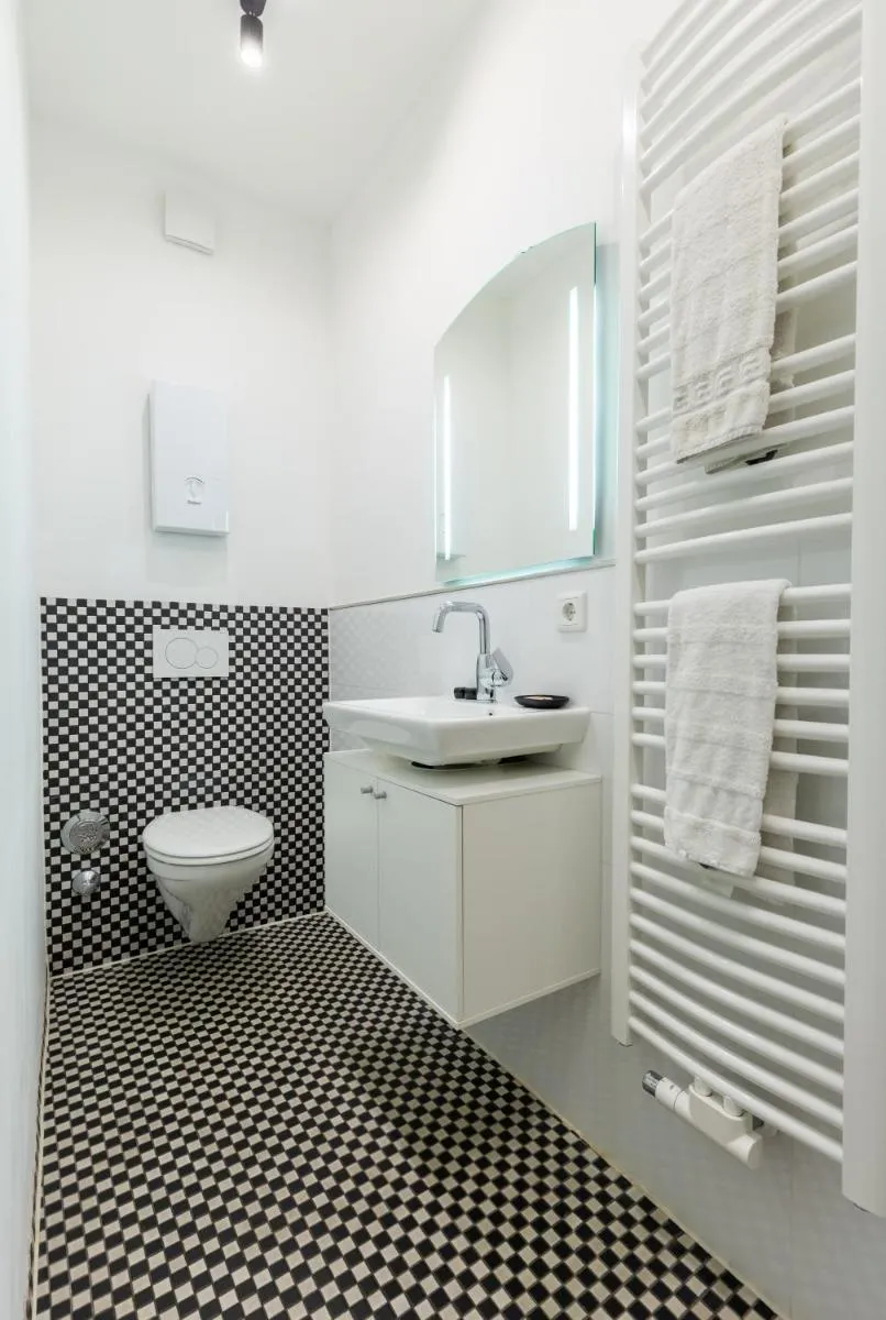 Image 6 of Victoria Hotel