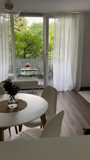 Image 3 of Zentrale, 55m2, helle 2 Zimmer Whg nähe Messe