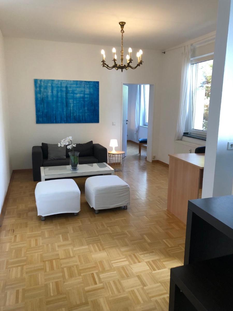 Image 3 of studio e – Quiet central business one bedroom apartment for 3 guests