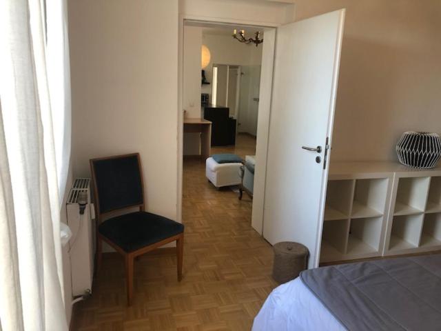 Image 6 of studio e – Quiet central business one bedroom apartment for 3 guests