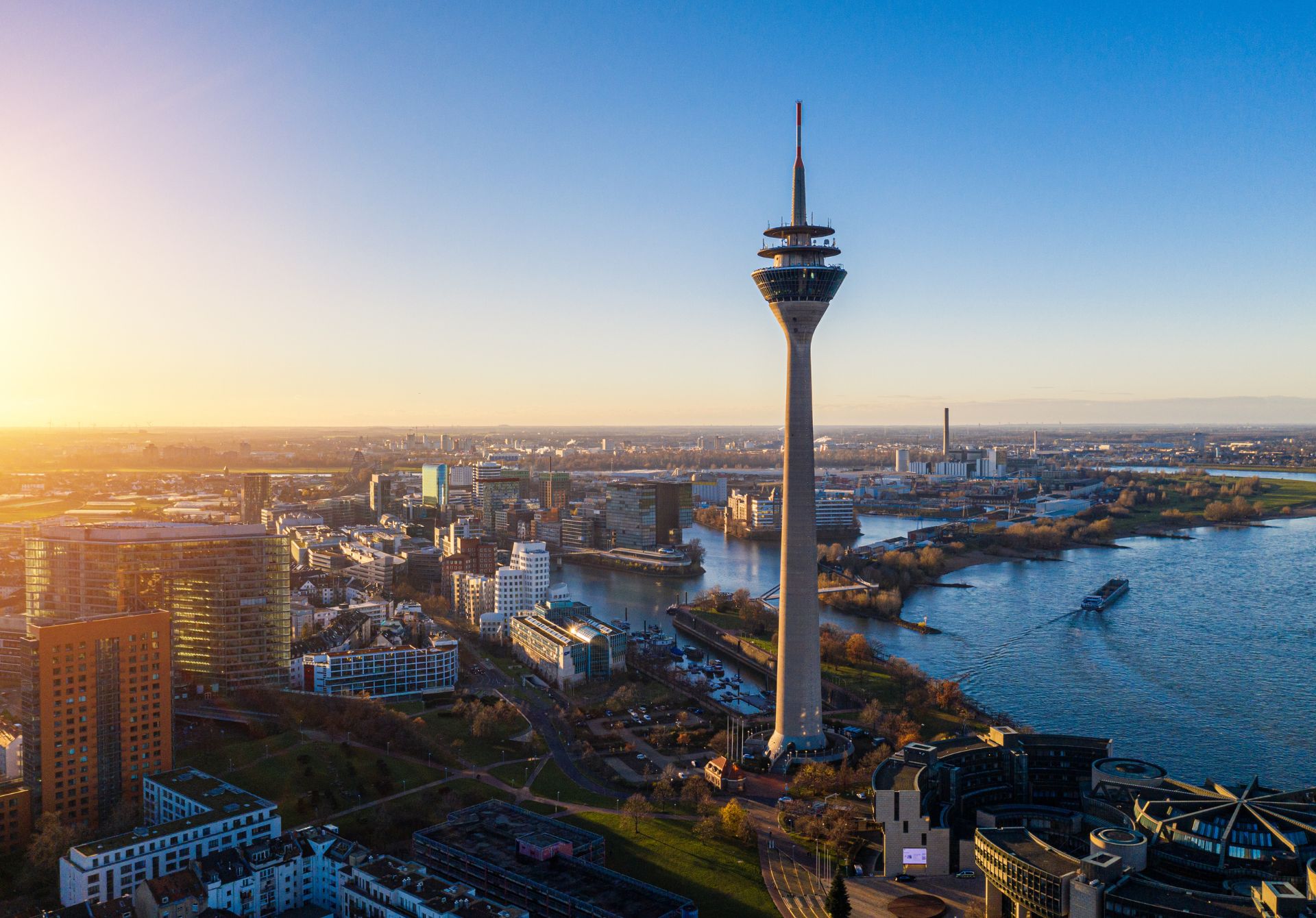10 Luxury Hotels in Dusseldorf